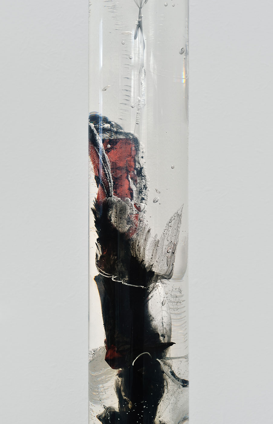 Vivien Roubaud - Feu d'artifice, gel de pétrole dégazé, combustion incomplète, tube PMMA (7), 2014